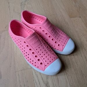 Native Pink/White Jefferson Slip On Water shoes size 7